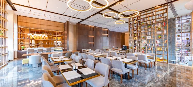 铂顿国际公寓(广州番禺政务中心傍江地铁站店)图片