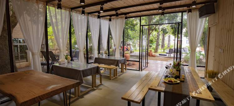 涠洲岛芳华精品客栈(贝壳沙滩天主教堂店)图片