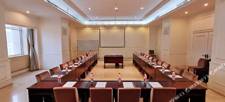 如家华驿精选酒店(乌海市海勃湾区新华东街店)图片