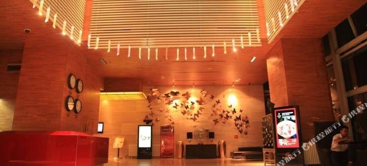 e家人公寓酒店(大连站东关街历史文化街区店)图片