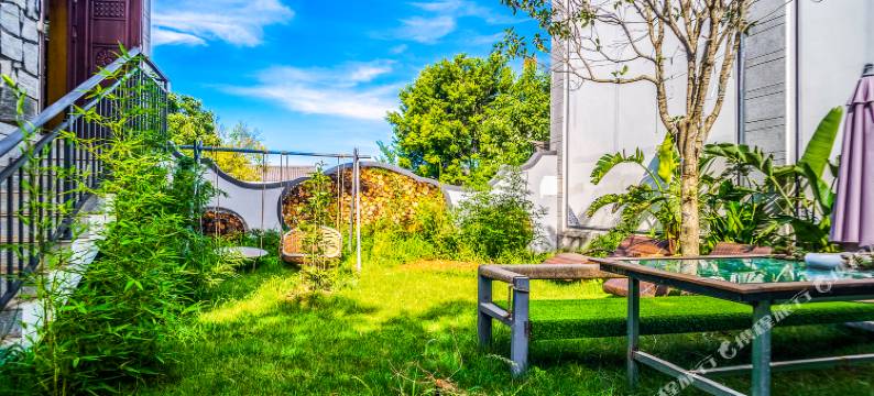 一蓝公社·茶空间花园美宿(大理古城大院里店)图片