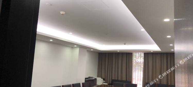 米漾米居酒店(邵东高铁站缤纷环球城店)图片