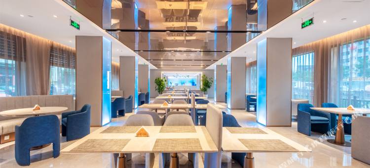 深圳宝安国际会展中心桔子水晶酒店图片