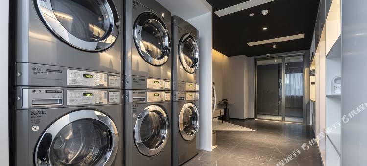 嘉兴中山路江南摩尔亚朵酒店图片