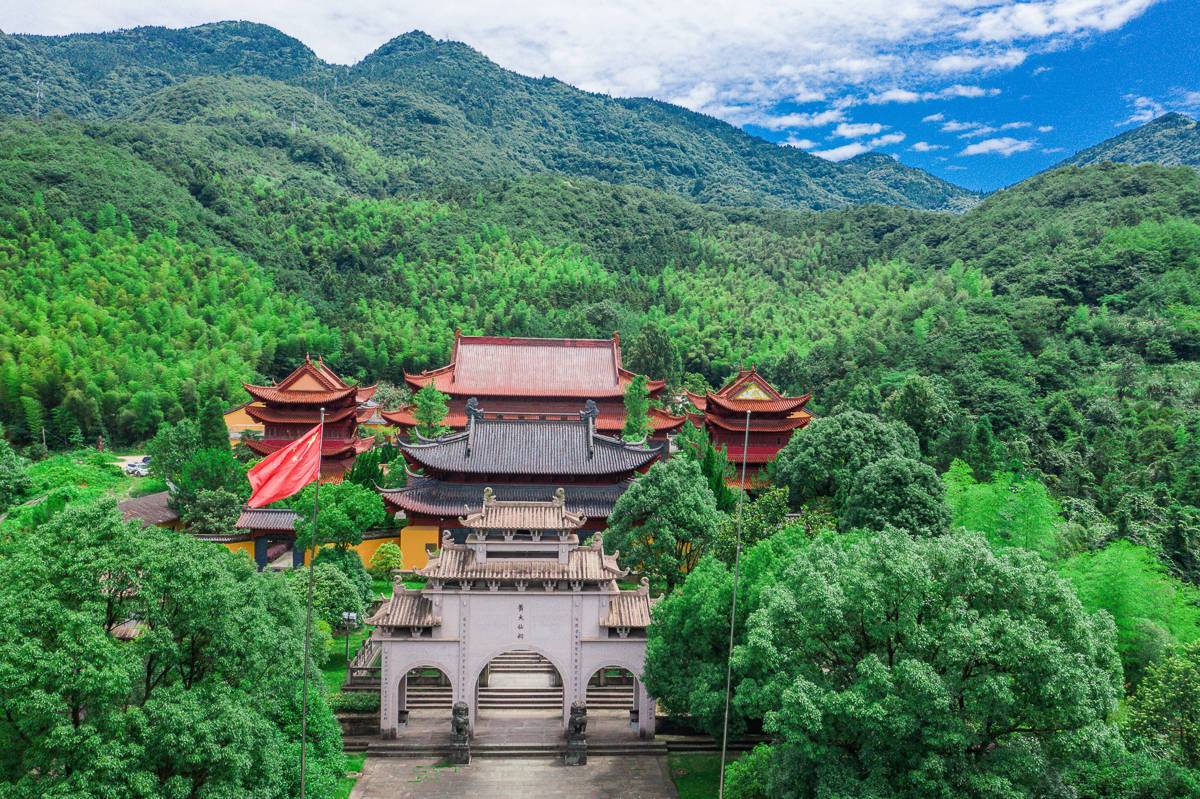 举岩民宿(双龙景区鹿女湖店)图片