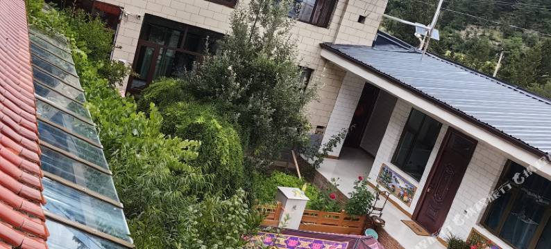 姜巴酥油灯藏家民宿图片