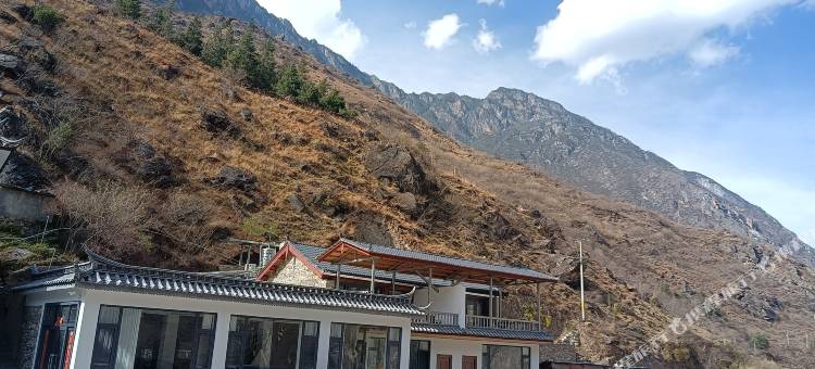 虎跳峡华峡名川客栈图片