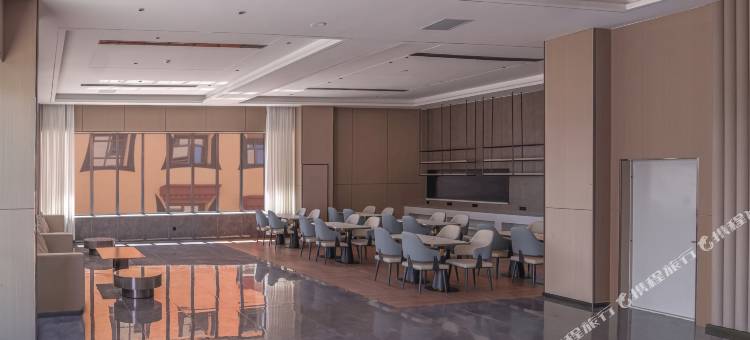 欢漫酒店(阿里普兰冈仁波齐风景区店)图片