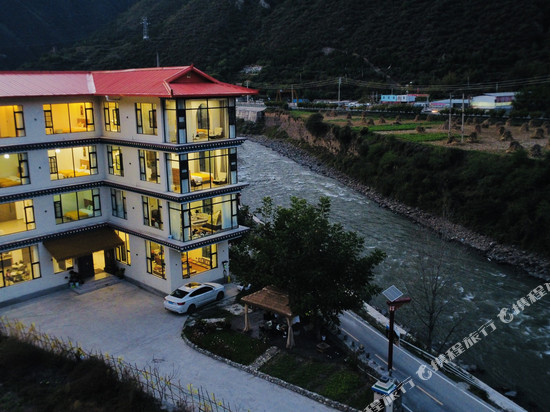 马尔康市萨尔曼·缘民宿