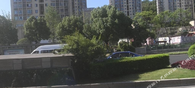 极蜂电竞民宿(宜宾学院店)图片