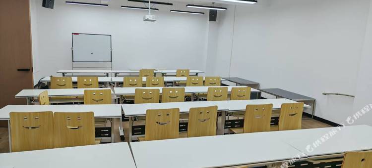 铂斯菲酒店(大理高铁站洱海公园店)图片
