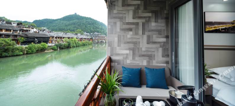 凤凰梦圆小筑江景民宿图片