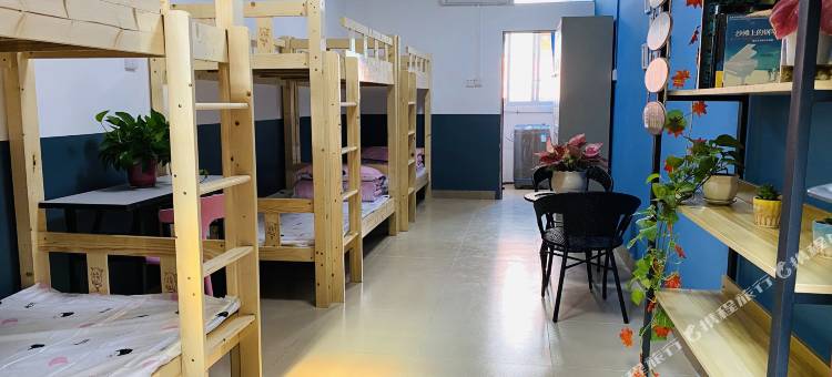 途漫青旅(南宁三十三中地铁站广西机电工程学校店)图片