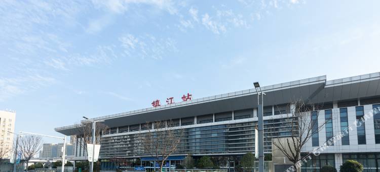 四月天宾馆(镇江火车站万达广场店)图片