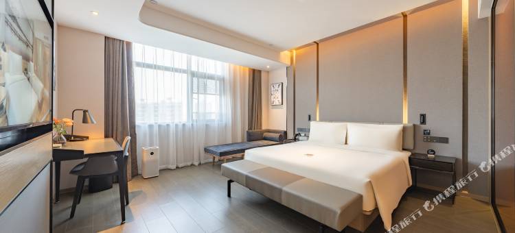 昆山长江北路宝裕广场亚朵酒店图片