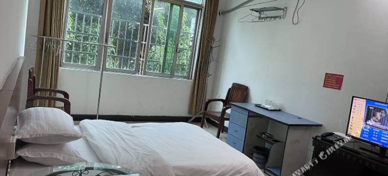 西环旅业(玉林市第二人民医院金色阳光购物广场店)图片