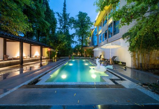 都江堰檩然温泉度假酒店（熊猫谷店）外景图