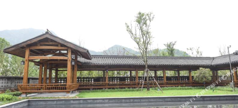 拾山听溪酒店图片