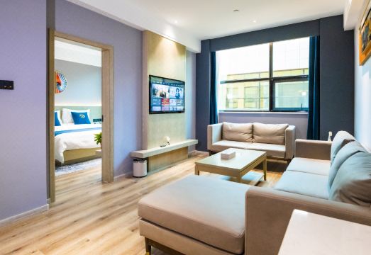 Huashili Light Luxury Hotel Hotel Overview