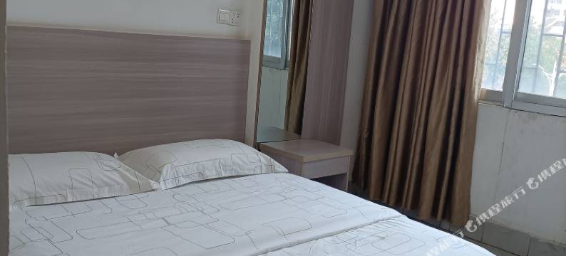 南宁榕树旅馆(广西中医药大学附属医院店)图片