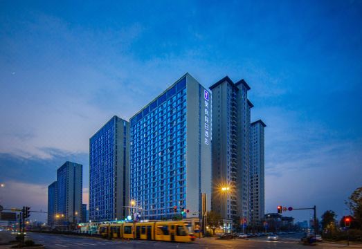 昊枫假日酒店（菁蓉湖科幻馆店）外景图