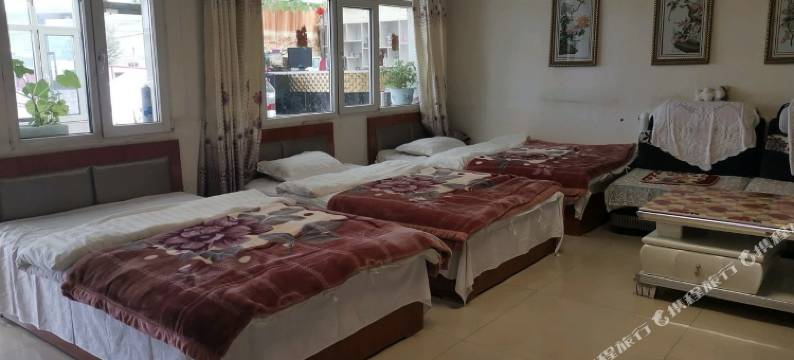 青海湖黑马河九号大本营露营基地图片