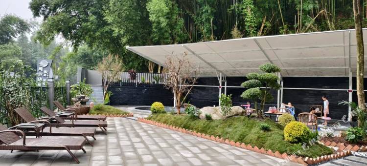 雅安隐栖古泉民宿(周公山旅游度假区店)图片