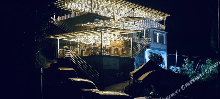 月下天梯酒店图片