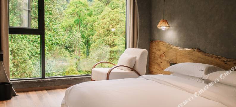 水喜汤泉|晨光初上·漫时光·花园景观民宿(峨眉山零公里店)图片