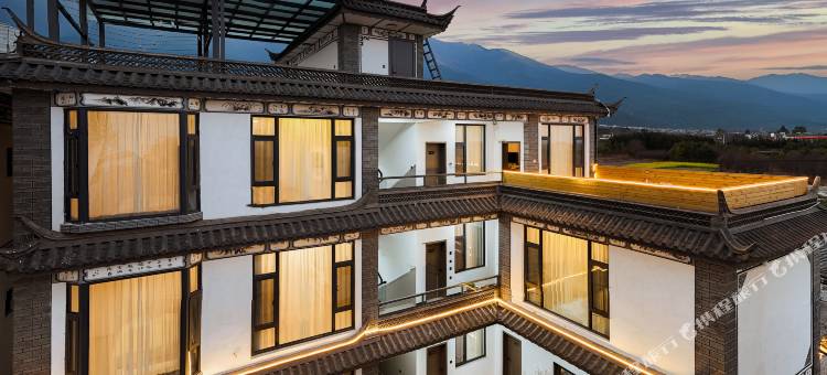 汐月茗居·VILLA设计师美学观景度假美宿(大理古城崇圣寺三塔店)图片