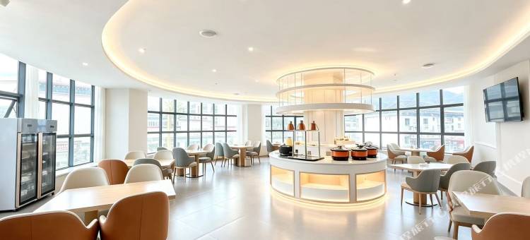 维也纳酒店(山南措美店)图片