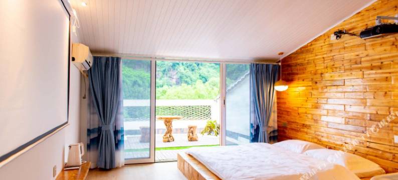 峨眉山平湖山庄(景区店)图片