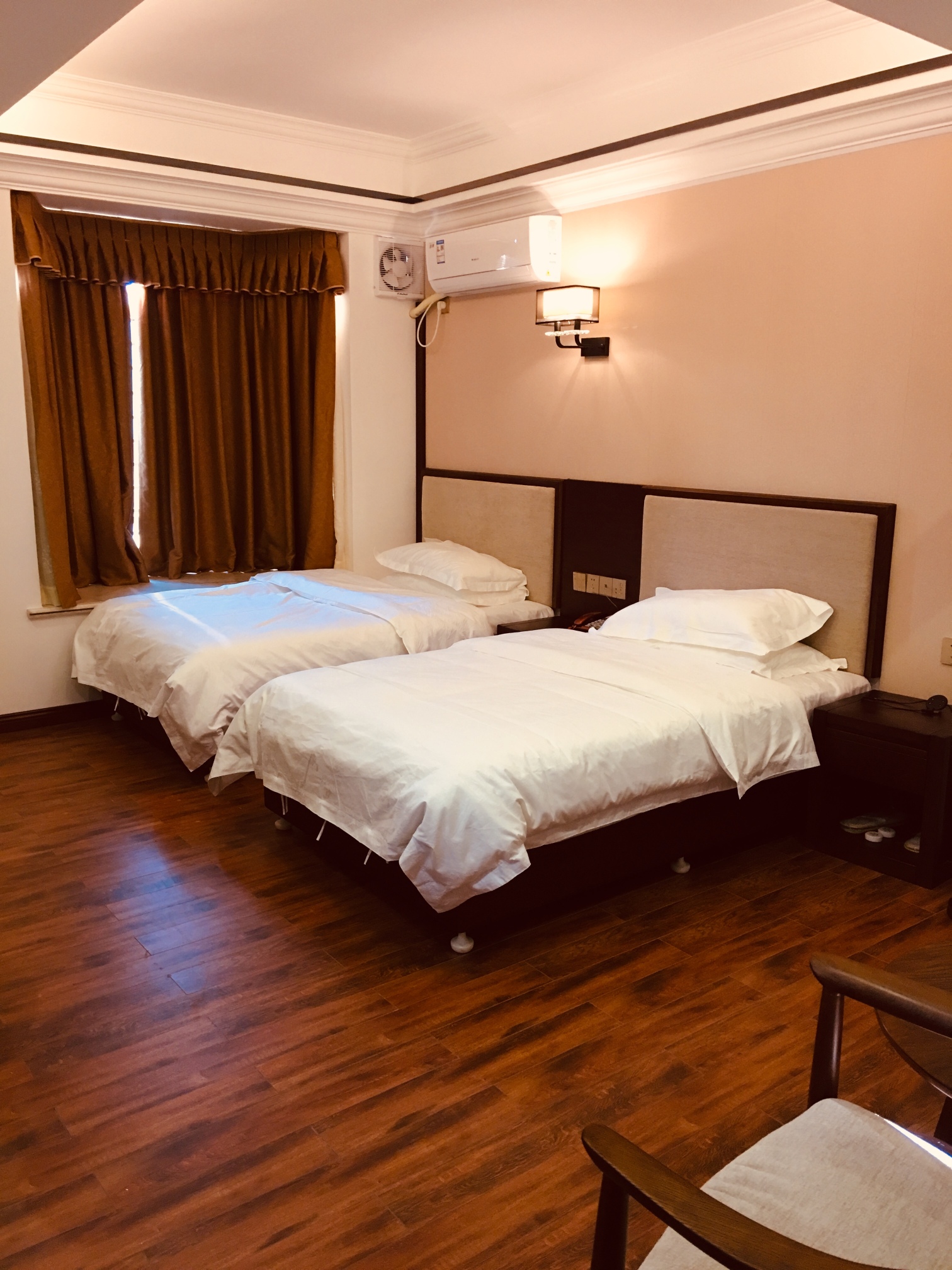 Linli HotelOver view