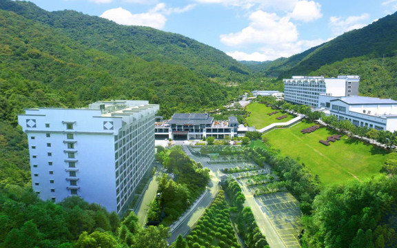 Xinfeng Utop Spring Primeval Forest ResortsHotel Overview