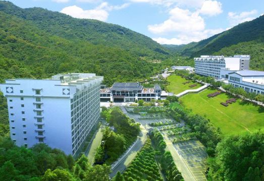 Xinfeng Utop Spring Primeval Forest ResortsHotel Overview