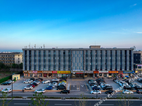 东营新浪潮酒店.精品(西城万达广场石油化工学院店)