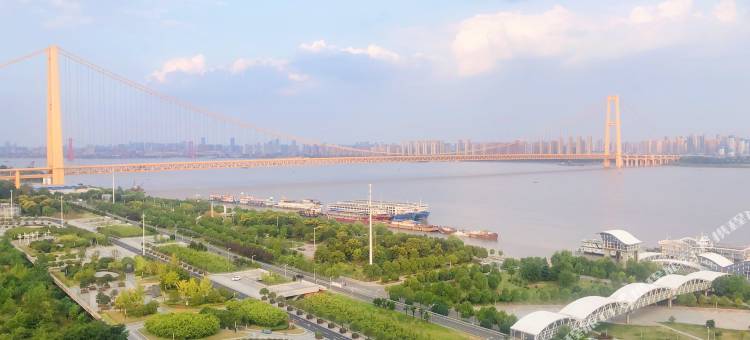 武汉国博套房假日酒店图片