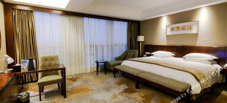 扬州泰润大酒店(万达广场江都火车站店)图片