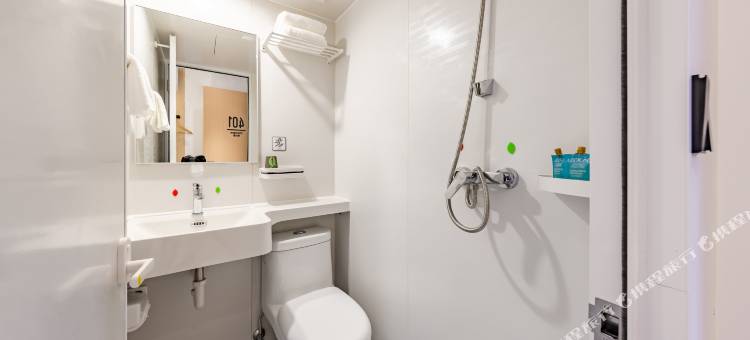 青季酒店MINI(交三桥地铁站昆明老街店)图片