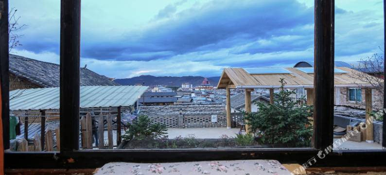 香格里拉望山小院客栈(独克宗古城店)图片