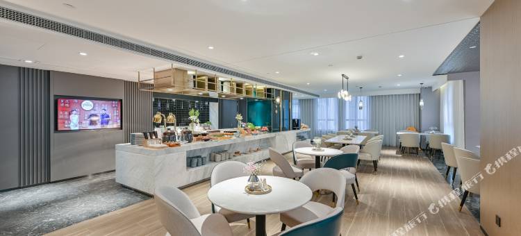 上海松江体育中心亚朵酒店图片