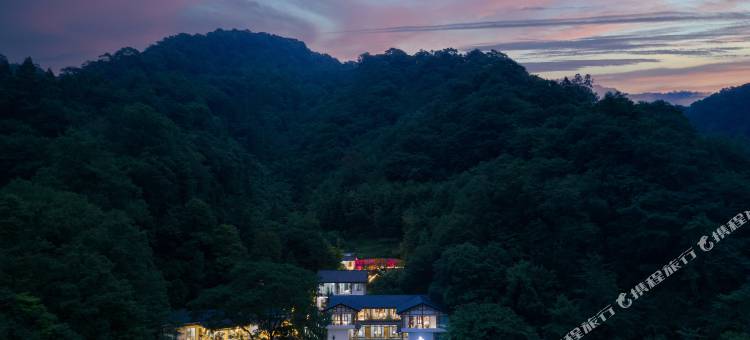 青城山山里山秘境森林温泉酒店图片