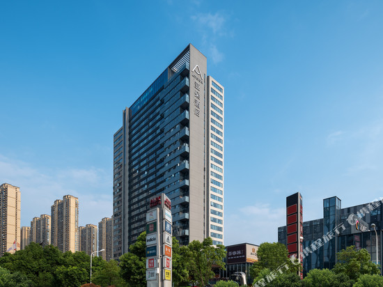 长沙滨江金融中心亚朵酒店