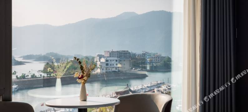 仙岛·湖畔湖景主题酒店图片