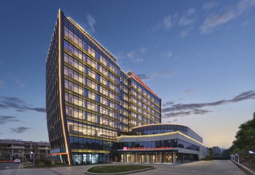 湖州安吉凤凰山希尔顿花园酒店外景图