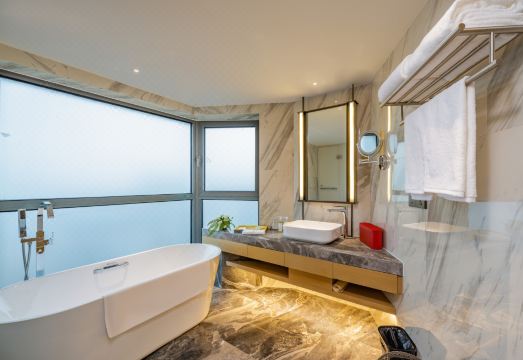 Holiday Inn Shanghai HuaxiaHotel Overview