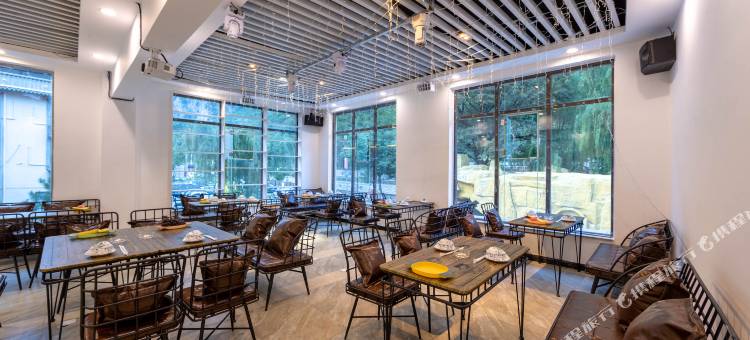 泊梵影院主题酒店(九寨沟景区游客中心店)图片