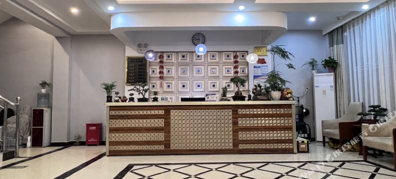 卢氏华悦宾馆图片