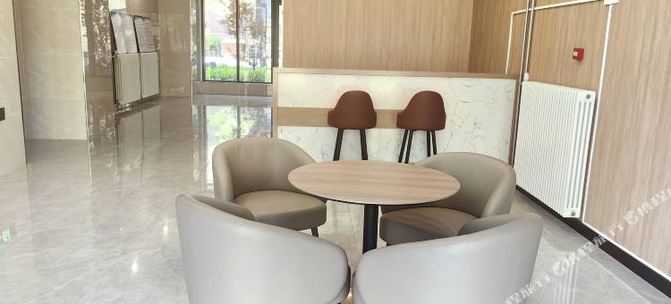 澜图优选酒店(雄安新区容城奥特莱斯店)图片