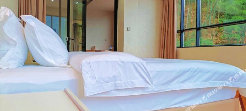 宜章•进入一座山•寻览一间房图片